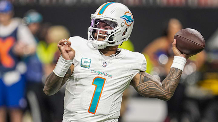 Miami Dolphins quarterback Tua Tagovailoa (1) passes against the Atlanta Falcons during the second half at Mercedes-Benz Stadium. 
