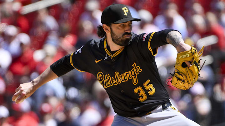 May 7, 2025; St. Louis, Missouri, USA; Pittsburgh Pirates relief pitcher Colin Holderman (35) pitches against the St. Louis Cardinals during the eighth inning at Busch Stadium. Mandatory Credit: Jeff Curry-Imagn Images May 7, 2025; St. Louis, Missouri, USA; Pittsburgh Pirates relief pitcher Colin Holderman (35) pitches against the St. Louis Cardinals during the eighth inning at Busch Stadium. Mandatory Credit: Jeff Curry-Imagn Images