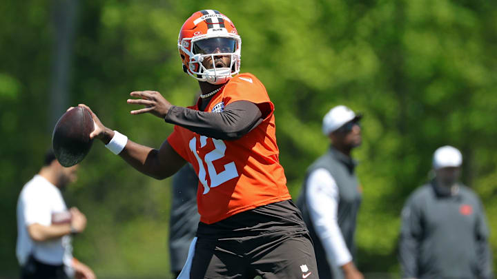 Cleveland Browns quarterback Shedeur Sanders (12) throws during NFL rookie minicamp at the Cleveland Browns training facility on Friday, May 9, 2025, in Berea, Ohio.