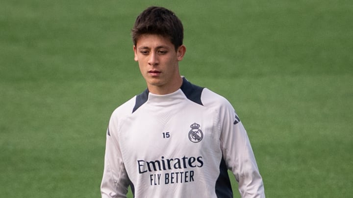 Arda Güler não está encontrando oportunidades na temporada 2024/25 Arda Güler não está encontrando oportunidades na temporada 2024/25