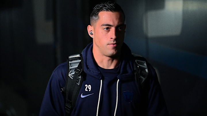 El argentino nacionalizado mexicano, Rogelio Funes Mori, tendrá que esperar para estrenarse como goleador de los Pumas.
