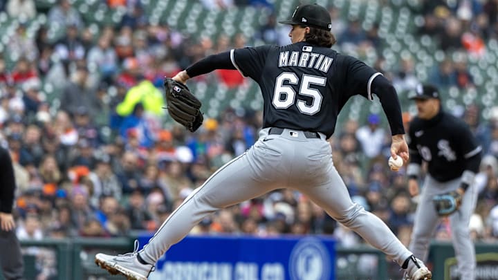 Chicago White Sox starting pitcher Davis Martin (65) throws against the Detroit Tigers at Comerica Park. 