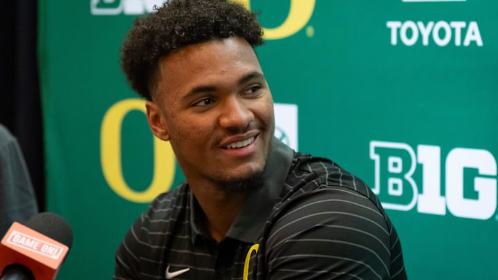 Oregon tight end Kenyon Sadiq talks with reporters during Oregon football’s Media Day on July 28, 2025, at Autzen Stadium in Eugene. Oregon tight end Kenyon Sadiq talks with reporters during Oregon football’s Media Day on July 28, 2025, at Autzen Stadium in Eugene.