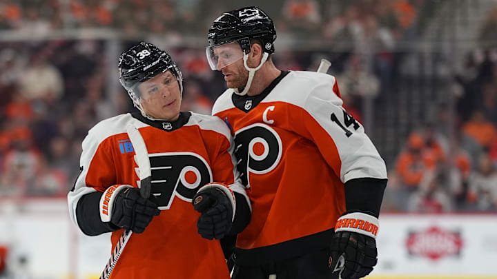 Chicago Blackhawks v Philadelphia Flyers