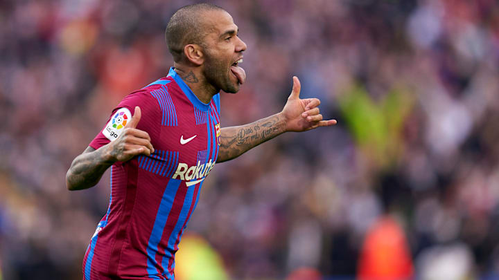 Dani Alves volvió al gol con el Barcelona