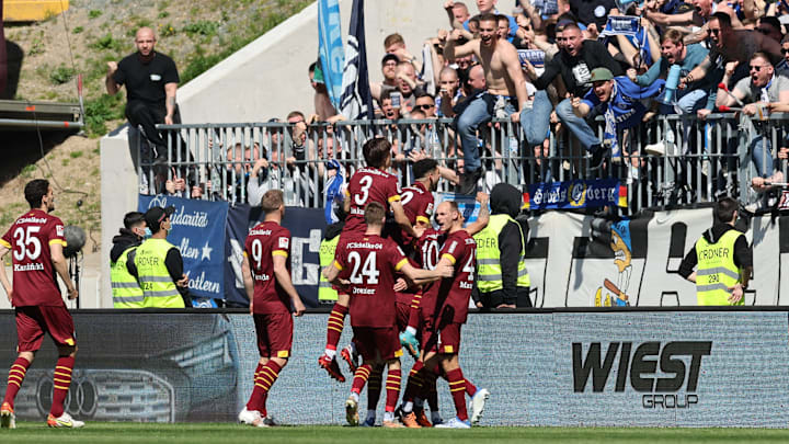 Schalke feiert weiter