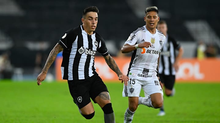 O jogador de 29 anos defendeu o Glorioso na temporada passada O jogador de 29 anos defendeu o Glorioso na temporada passada