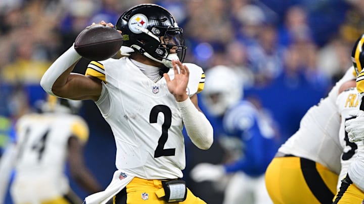 Sep 29, 2024; Indianapolis, Indiana, USA; Pittsburgh Steelers quarterback Justin Fields (2) throws a pass during the second half against the Indianapolis Colts at Lucas Oil Stadium. Mandatory Credit: Marc Lebryk-Imagn Images Sep 29, 2024; Indianapolis, Indiana, USA; Pittsburgh Steelers quarterback Justin Fields (2) throws a pass during the second half against the Indianapolis Colts at Lucas Oil Stadium. Mandatory Credit: Marc Lebryk-Imagn Images