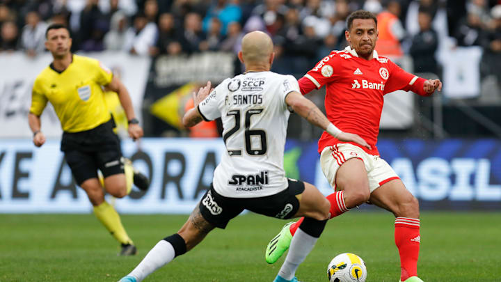 Corinthians e Internacional fizeram jogo movimentado na Neo Química Arena