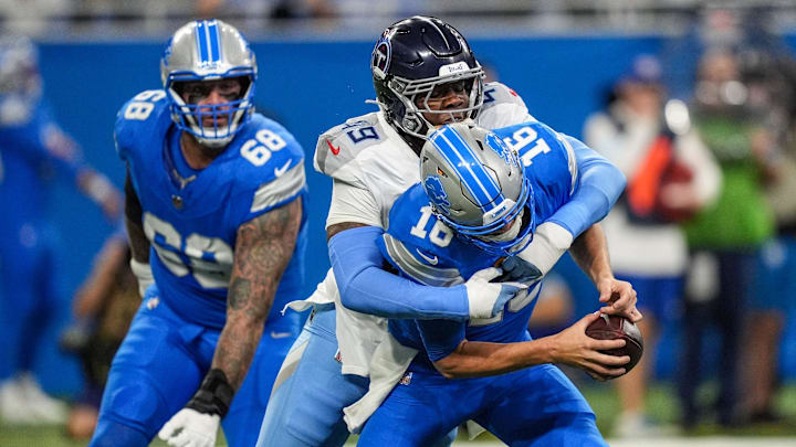 Detroit Lions quarterback Jared Goff (16).