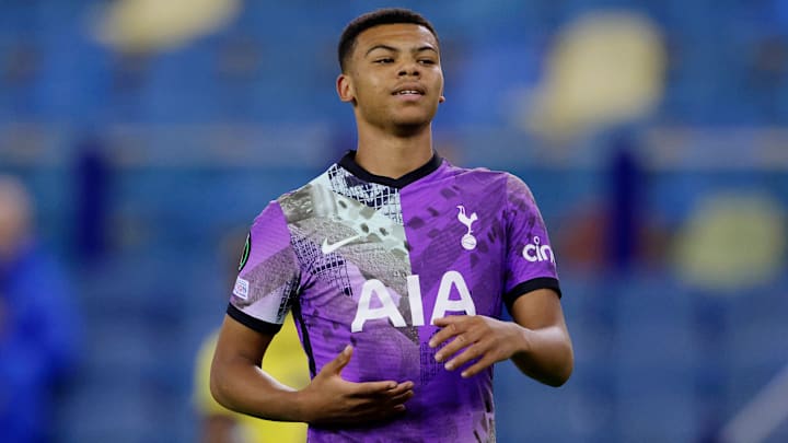 Dane Scarlett atua no Tottenham | Vitesse v Tottenham Hotspur - Conference League