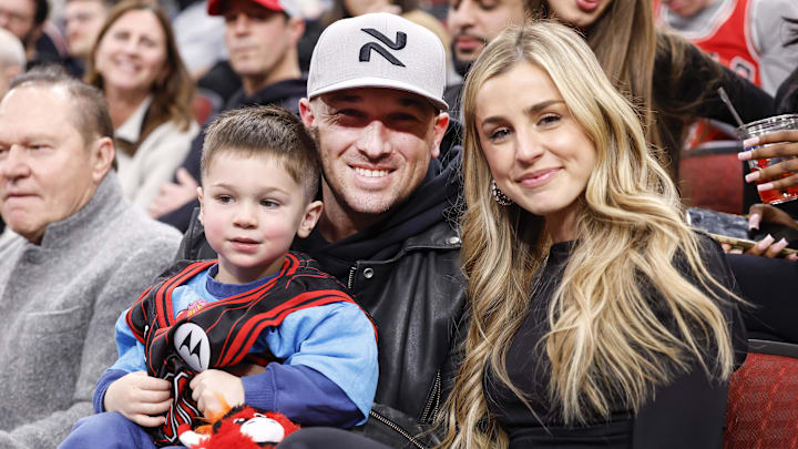 Jan 14, 2026; Chicago, Illinois, USA; Chicago Cubs third baseman Alex Bregman attends with his family an NBA game between the Chicago Bulls and Utah Jazz at United Center. Mandatory Credit: Kamil Krzaczynski-Imagn Images Jan 14, 2026; Chicago, Illinois, USA; Chicago Cubs third baseman Alex Bregman attends with his family an NBA game between the Chicago Bulls and Utah Jazz at United Center. Mandatory Credit: Kamil Krzaczynski-Imagn Images