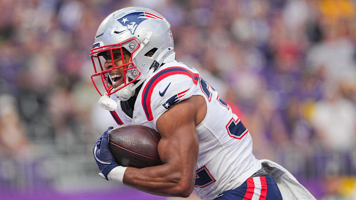 Aug 16, 2025; Minneapolis, Minnesota, USA; New England Patriots running back TreVeyon Henderson (32) celebrates his touchdown against the Minnesota Vikings in the first quarter at U.S. Bank Stadium. Mandatory Credit: Brad Rempel-Imagn Images Aug 16, 2025; Minneapolis, Minnesota, USA; New England Patriots running back TreVeyon Henderson (32) celebrates his touchdown against the Minnesota Vikings in the first quarter at U.S. Bank Stadium. Mandatory Credit: Brad Rempel-Imagn Images