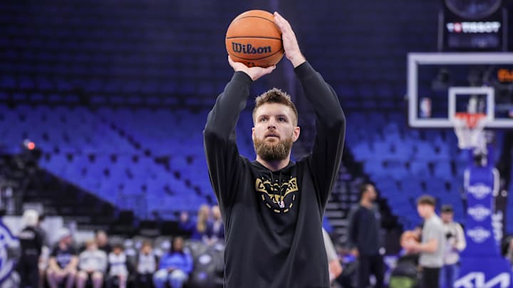 Jan 24, 2026; Orlando, Florida, USA; Cleveland Cavaliers forward Dean Wade (32) warms up before the game against the Orlando Magic at Kia Center. Mandatory Credit: Mike Watters-Imagn Images
