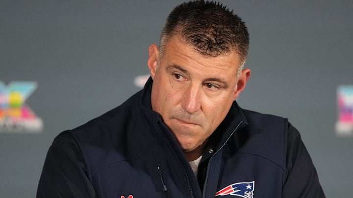 The Patriots have a need at linebacker.