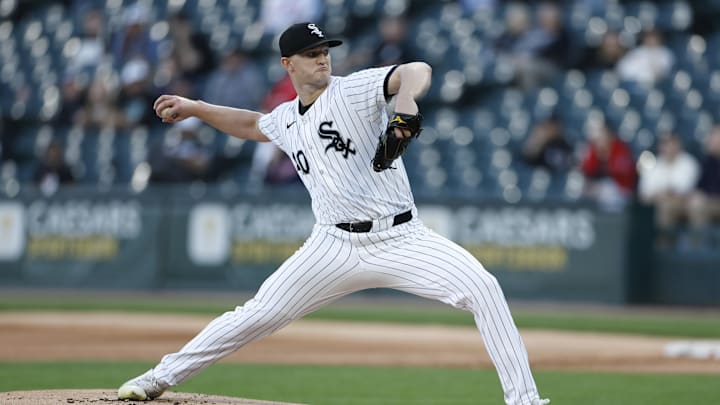 Apr 30, 2024; Chicago, Illinois, USA; Chicago White Sox starting pitcher Michael Soroka (40) delivers a pitch against the Minnesota Twins during the first inning at Guaranteed Rate Field. Mandatory Credit: Kamil Krzaczynski-Imagn Images Apr 30, 2024; Chicago, Illinois, USA; Chicago White Sox starting pitcher Michael Soroka (40) delivers a pitch against the Minnesota Twins during the first inning at Guaranteed Rate Field. Mandatory Credit: Kamil Krzaczynski-Imagn Images