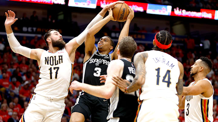 Keldon Johnson, Jonas Valanciunas