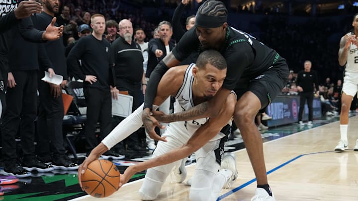 Victor Wembanyama salió expulsado del Juego 4 entre Spurs y Timberwolves por una dura falta sobre Naz Reid