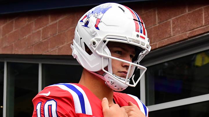 New England Patriots quarterback Drake Maye (10).