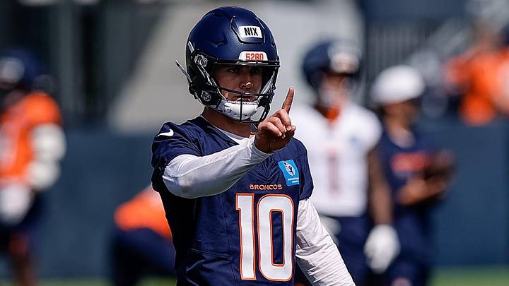 Jul 23, 2025; Englewood, CO, USA; Denver Broncos quarterback Bo Nix (10) during Denver Broncos Training Camp. Jul 23, 2025; Englewood, CO, USA; Denver Broncos quarterback Bo Nix (10) during Denver Broncos Training Camp.