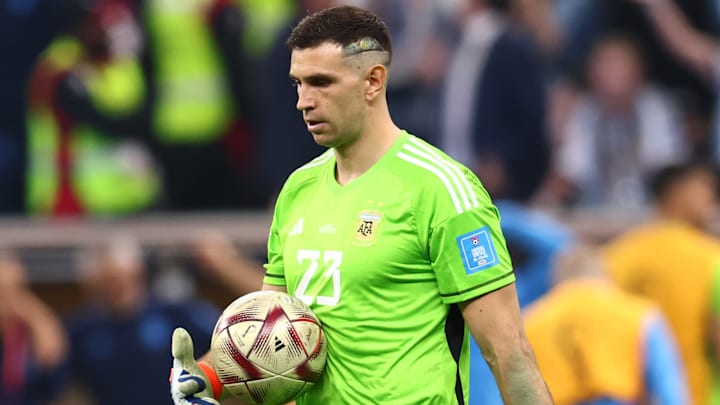 Emiliano Martinez a été décisif face à la France. Emiliano Martinez a été décisif face à la France.