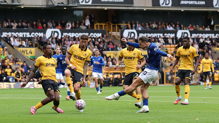 Wolverhampton Wanderers v Everton - Premier League