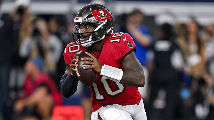 Oct 8, 2026; Arlington, Texas, USA; Tampa Bay Buccaneers quarterback Jalon Daniels (10) runs with the ball during the game between the Cowboys and the Buccaneers at AT&T Stadium. Mandatory Credit: Jerome Miron-Imagn Images Oct 8, 2026; Arlington, Texas, USA; Tampa Bay Buccaneers quarterback Jalon Daniels (10) runs with the ball during the game between the Cowboys and the Buccaneers at AT&T Stadium. Mandatory Credit: Jerome Miron-Imagn Images