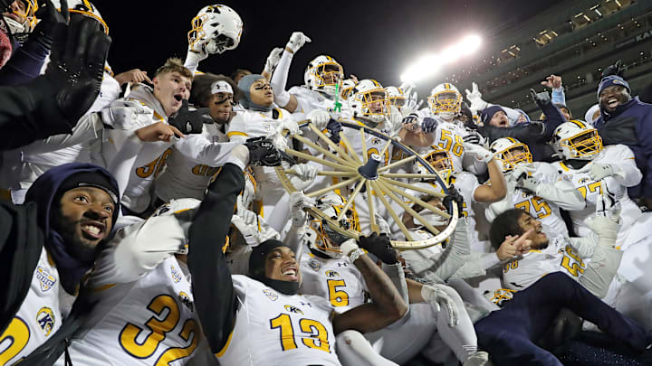 Vivek Ramaswamy wants to cut Kent State and Akron. Will that benefit the Ohio State University? Vivek Ramaswamy wants to cut Kent State and Akron. Will that benefit the Ohio State University?