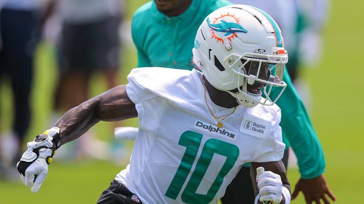 Miami Dolphins wide receiver Tyreek Hill (10) practices during mandatory minicamp at Hard Rock Stadium. Mandatory Credit: Sam Navarro-Imagn Images