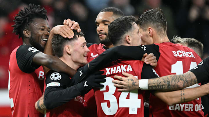 Großer Jubel: Florian Wirtz inmitten seiner Teamkollegen