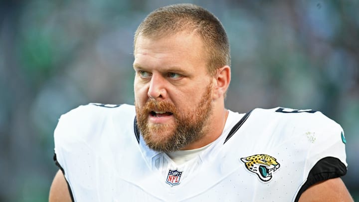Nov 3, 2024; Philadelphia, Pennsylvania, USA; Jacksonville Jaguars guard Brandon Scherff (68) against the Philadelphia Eagles at Lincoln Financial Field. Mandatory Credit: Eric Hartline-Imagn Images