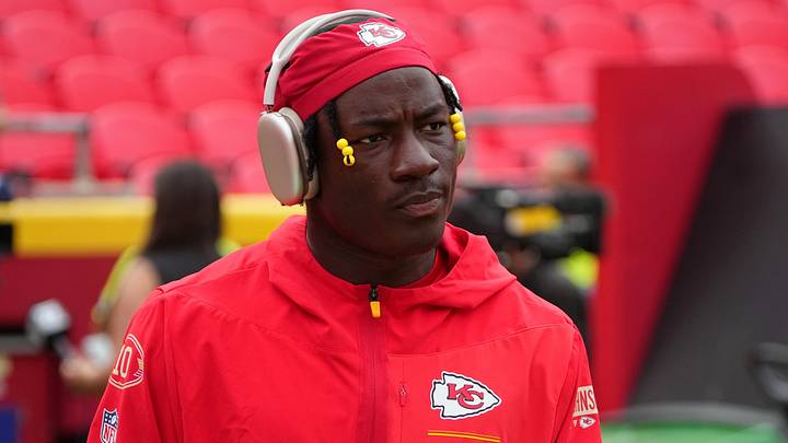 Sep 20, 2026; Kansas City, Missouri, USA; Kansas City Chiefs running back Emmett Johnson (10) looks on during warmups prior to the game against the Indianapolis Colts at GEHA Field at Arrowhead Stadium. Mandatory Credit: Denny Medley-Imagn Images Sep 20, 2026; Kansas City, Missouri, USA; Kansas City Chiefs running back Emmett Johnson (10) looks on during warmups prior to the game against the Indianapolis Colts at GEHA Field at Arrowhead Stadium. Mandatory Credit: Denny Medley-Imagn Images