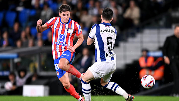 Julián Álvarez estará encabezando el ataque del Atlético de Madrid en campo de la Real Sociedad