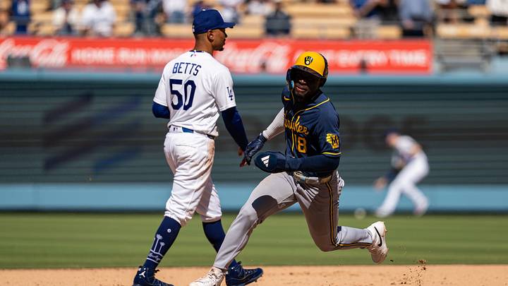 Aug 16, 2026; Los Angeles, California, USA; Milwaukee Brewers right fielder Luis Lara (18) runs to third base in the ninth inning against the Los Angeles Dodgers at Dodger Stadium. Mandatory Credit: Jon Endow-Imagn Images Aug 16, 2026; Los Angeles, California, USA; Milwaukee Brewers right fielder Luis Lara (18) runs to third base in the ninth inning against the Los Angeles Dodgers at Dodger Stadium. Mandatory Credit: Jon Endow-Imagn Images