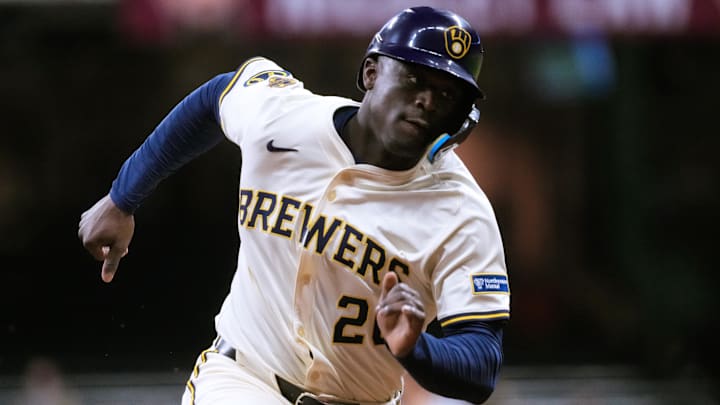 May 5, 2025; Milwaukee, Wisconsin, USA; Milwaukee Brewers pinch runner Daz Cameron (20) rounds third base before scoring a run during the eighth inning against the Houston Astros at American Family Field. May 5, 2025; Milwaukee, Wisconsin, USA; Milwaukee Brewers pinch runner Daz Cameron (20) rounds third base before scoring a run during the eighth inning against the Houston Astros at American Family Field.