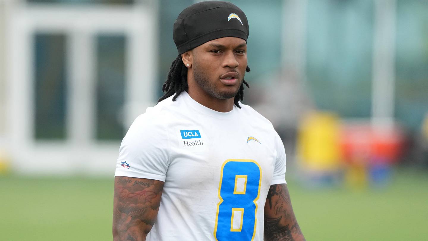 Cards to Buy Now of Hidden Gems in 2025 NFL Draft Class, Oma