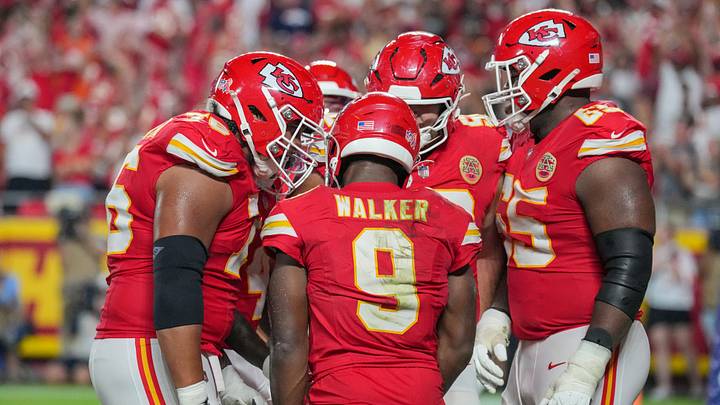 Sep 14, 2026; Kansas City, Missouri, USA; Kansas City Chiefs running back Kenneth Walker III (9) celebrates with team mates after scoring against the Denver Broncos during the game at GEHA Field at Arrowhead Stadium. Mandatory Credit: Denny Medley-Imagn Images Sep 14, 2026; Kansas City, Missouri, USA; Kansas City Chiefs running back Kenneth Walker III (9) celebrates with team mates after scoring against the Denver Broncos during the game at GEHA Field at Arrowhead Stadium. Mandatory Credit: Denny Medley-Imagn Images