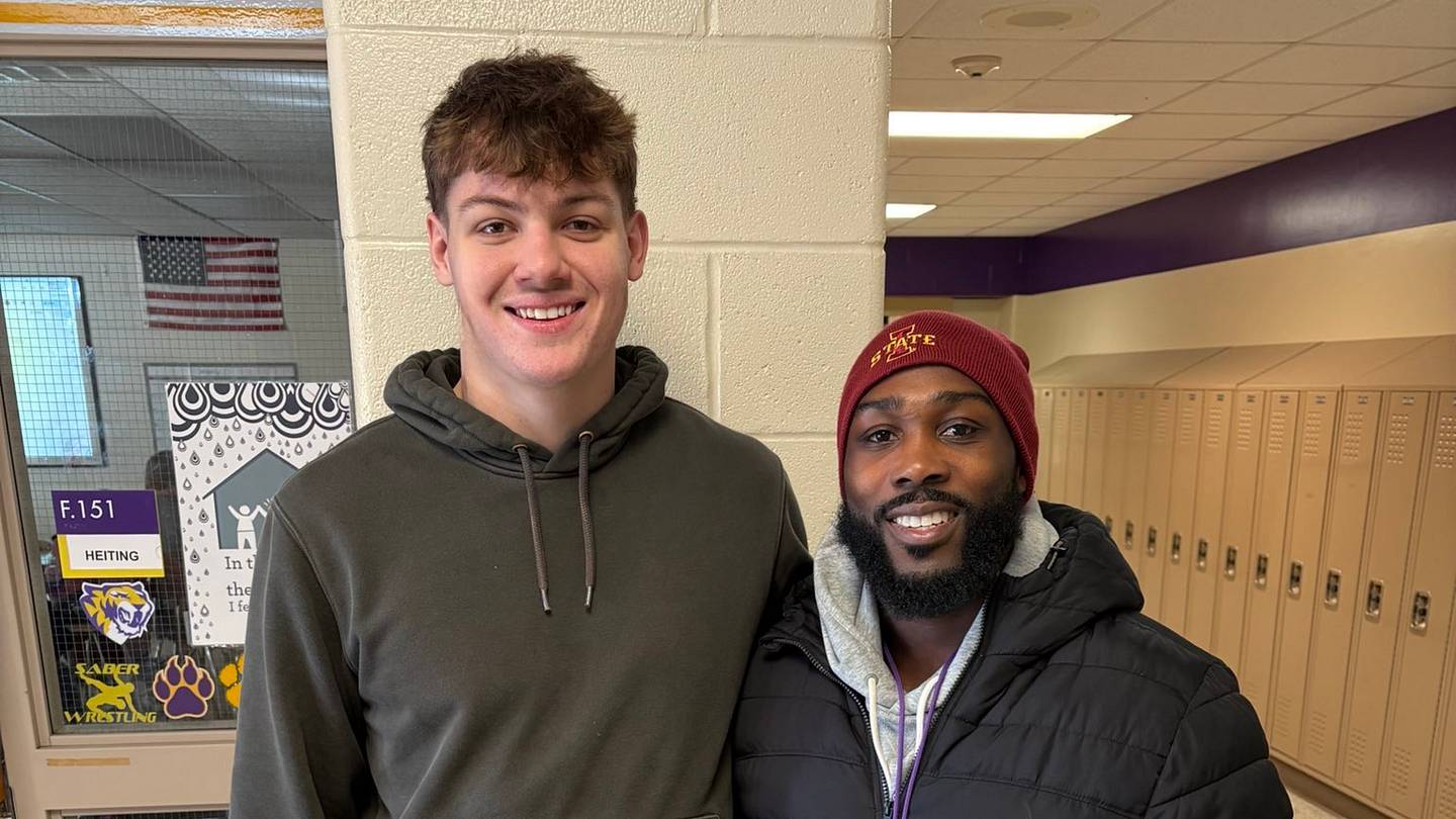 Iowa D-Lineman Commits Elsewhere Before Gophers Official Vis