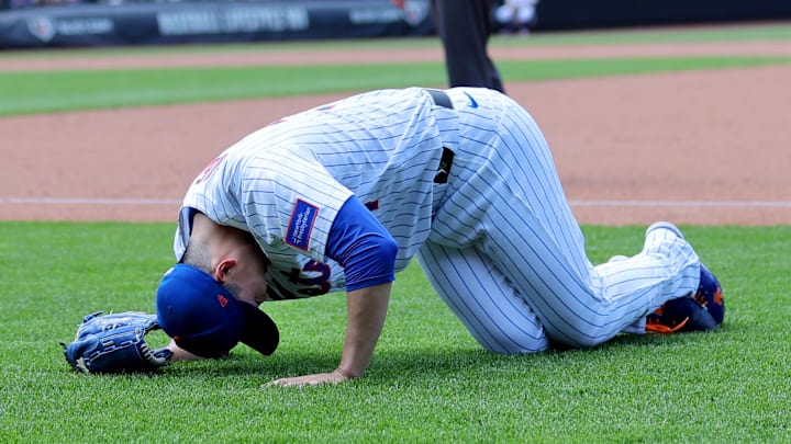 New York Mets starting pitcher Kodai Senga (34) reacts after sustaining an injury on June 12, 2025