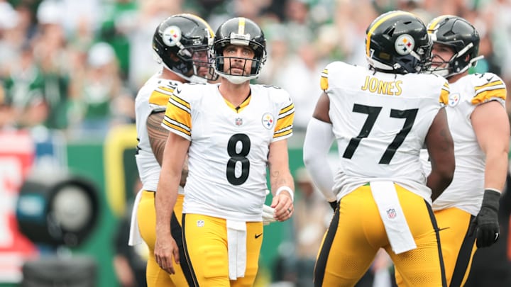 Sep 7, 2025; East Rutherford, New Jersey, USA; Pittsburgh Steelers quarterback Aaron Rodgers (8) looks on after a play during the second quarter against the New York Jets at MetLife Stadium.