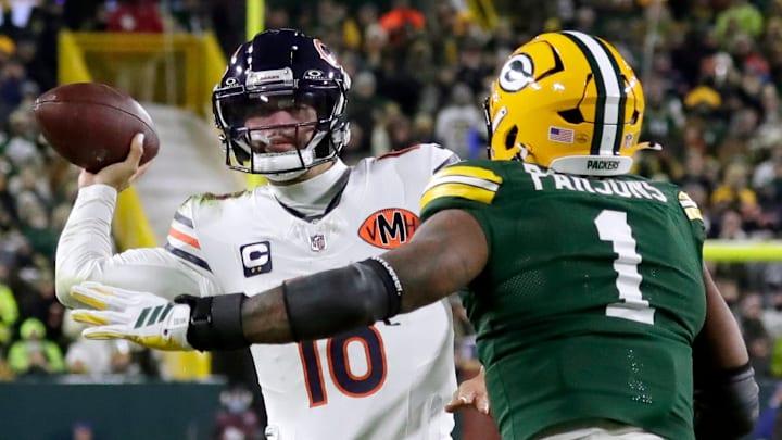Green Bay Packers defensive end Micah Parsons (1) pressures Chicago Bears quarterback Caleb Williams Green Bay Packers defensive end Micah Parsons (1) pressures Chicago Bears quarterback Caleb Williams