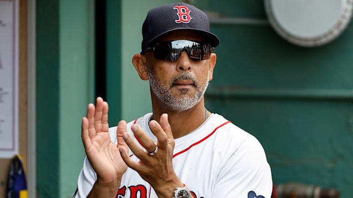 Cora renovó este año como dirigente de Boston