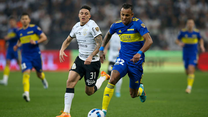 Vítor Pereira tenta equilibrar desfalques e dúvidas enquanto busca fazer história na Argentina 