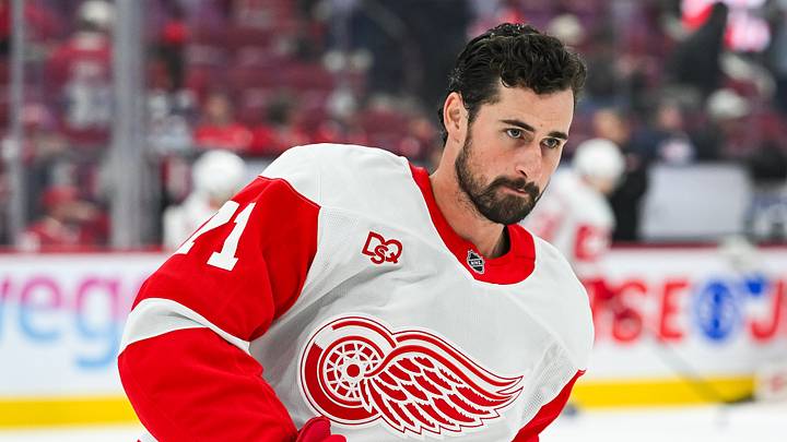 Oct 10, 2026; Montreal, Quebec, CAN; Detroit Red Wings center Dylan Larkin (71) looks on during warm-up before the game against the Montreal Canadiens at Bell Centre. Mandatory Credit: David Kirouac-Imagn Images Oct 10, 2026; Montreal, Quebec, CAN; Detroit Red Wings center Dylan Larkin (71) looks on during warm-up before the game against the Montreal Canadiens at Bell Centre. Mandatory Credit: David Kirouac-Imagn Images