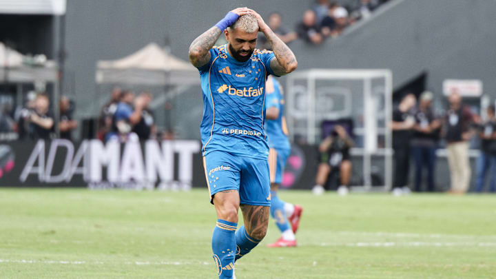 Gabigol tem futuro incerto e Santos tenta resolver impasse com o Cruzeiro