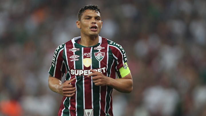 Thiago Silva deixou a partida contra o Atlético-MG no intervalo Thiago Silva deixou a partida contra o Atlético-MG no intervalo