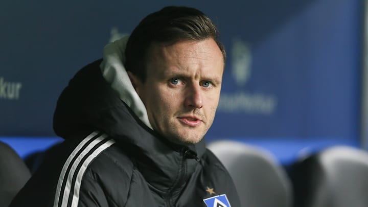 Claus Costa bleibt dem HSV treu