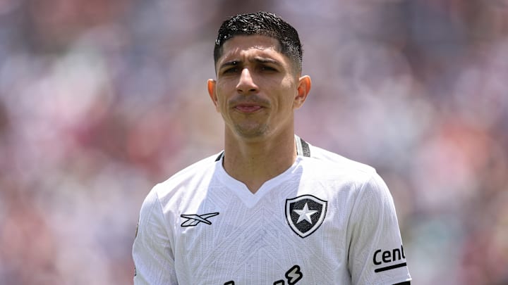 Savarino pode trocar o Botafogo pelo Fluminense