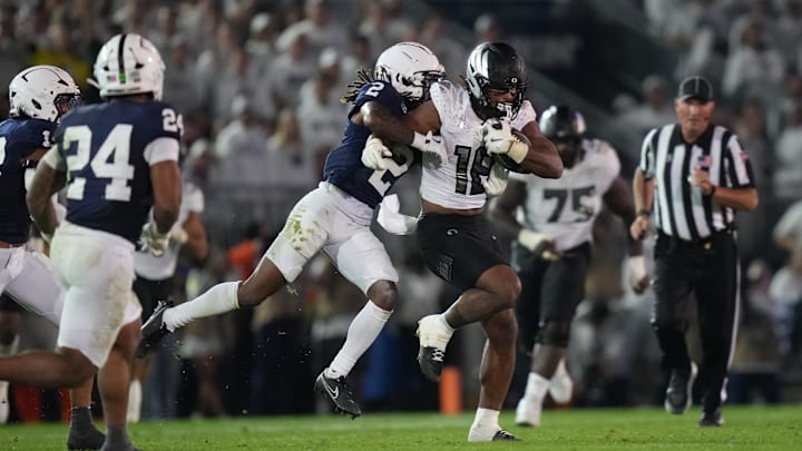 Kenyon Sadiq is thhe best tight end in college football, a matchup nightmare. 