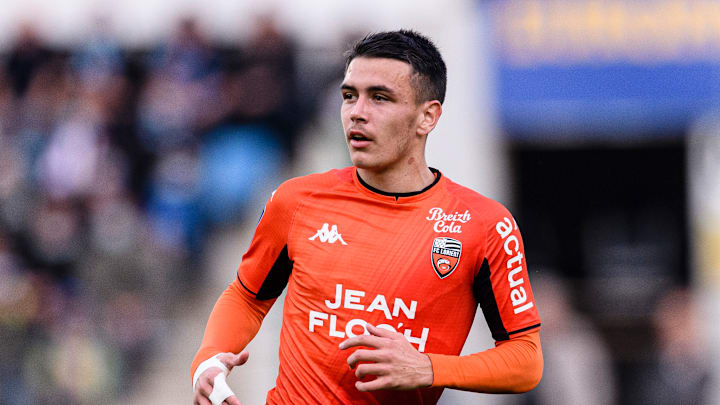 Enzo Le Fée ouvre le score pour les Merlus